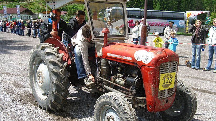 Oldtimer-Traktorrennen