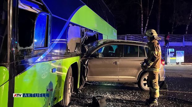 ATV Aktuell – Salzburg: Car crashes in coach video